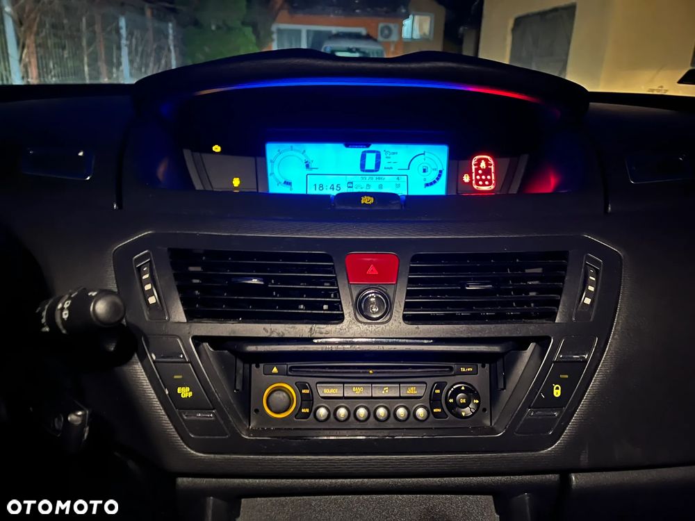 Citroën C4 Grand Picasso 1.8 16V Style - 10