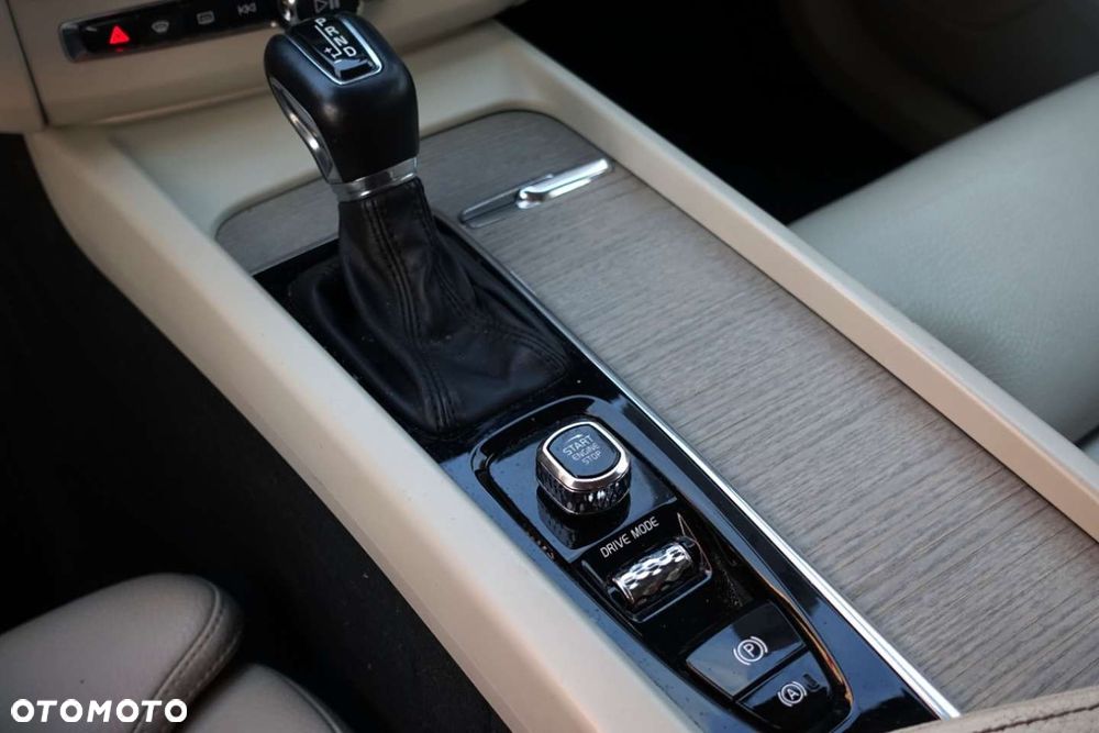 Volvo XC 60 - 18