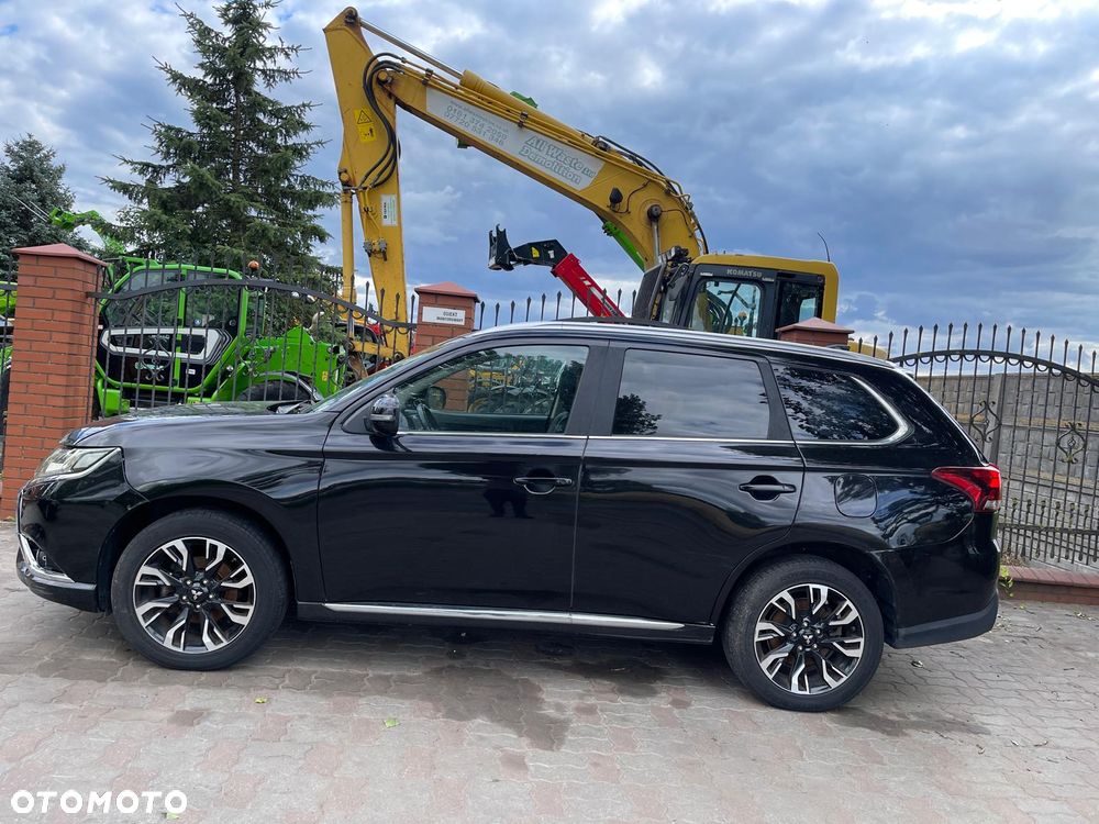 Mitsubishi Outlander Instyle NAVI + - 3