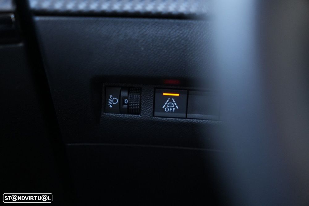 Peugeot 2008 1.2 PureTech Allure Pack - 16