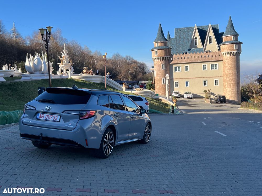 Toyota Corolla 1.8 HSD Dynamic GR Sport - 3