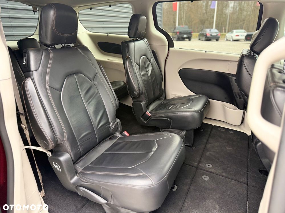 Chrysler Pacifica - 29