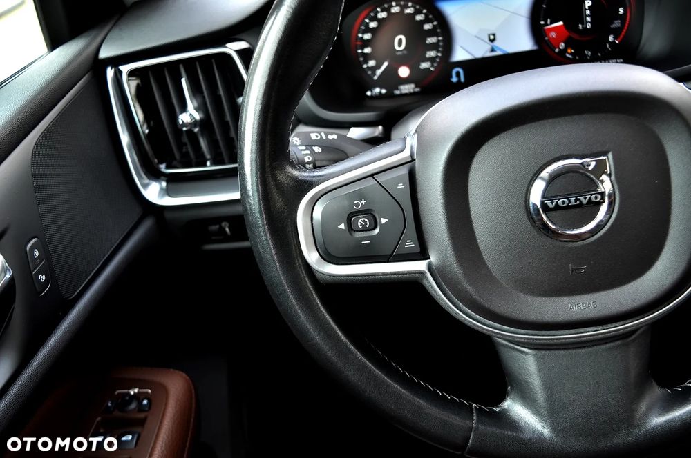 Volvo V60 D3 Momentum Pro - 30