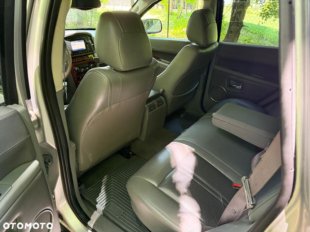 Jeep Grand Cherokee - 25