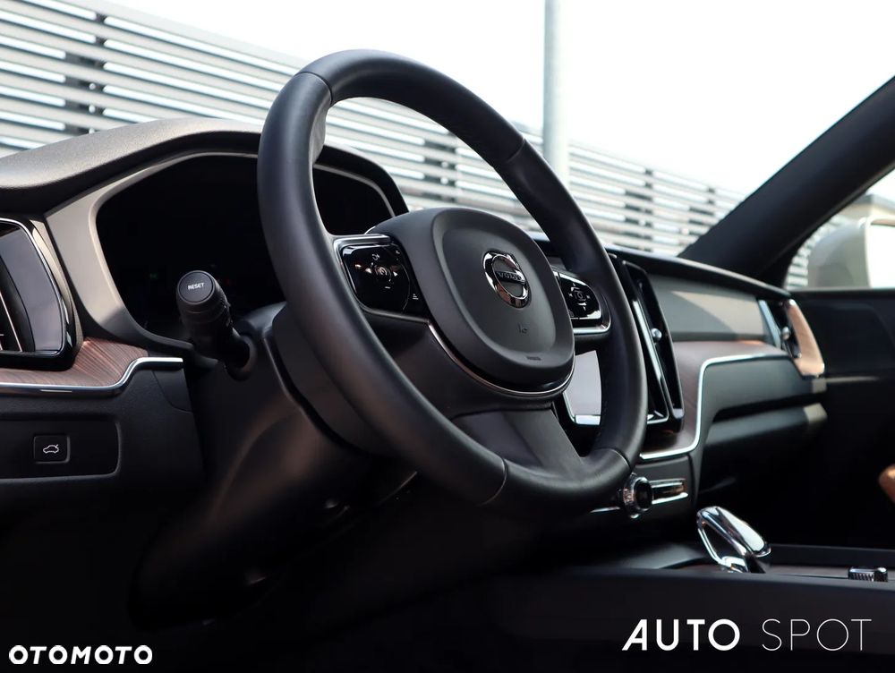 Volvo XC 60 B4 B Plus Bright - 18