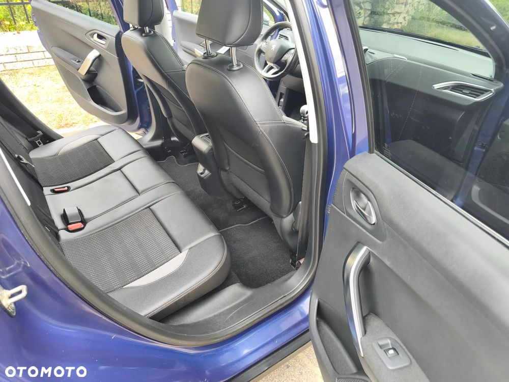 Peugeot 2008 e-HDi FAP 115 STOP & START Allure - 8