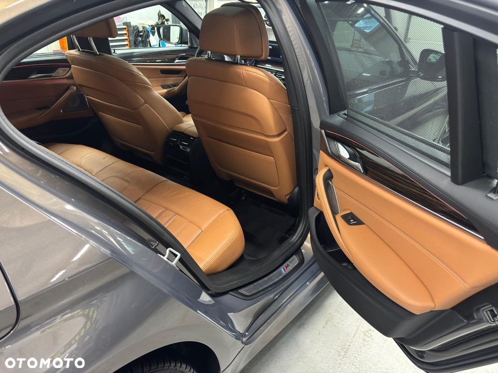 BMW Seria 5 540d xDrive - 15