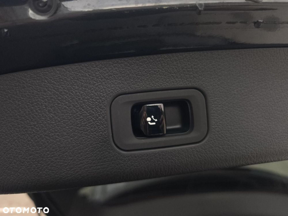 Mercedes-Benz GLC - 24