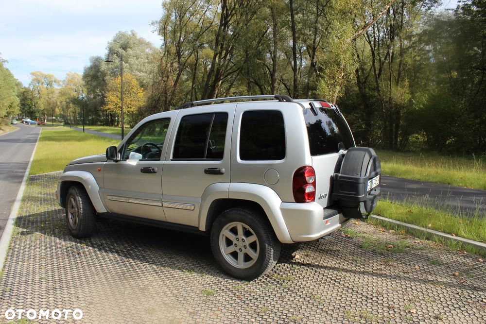 Jeep Cherokee - 19