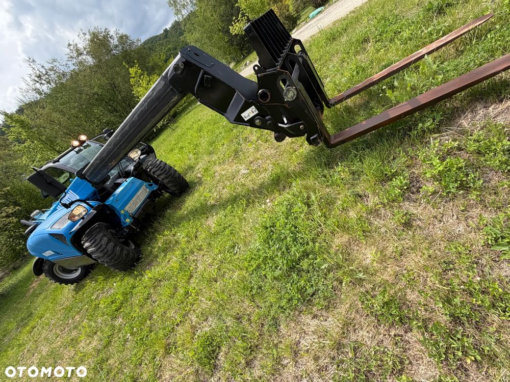 Manitou MT625H. Wersja COMFORT lepsza od Easy!! Ładowarka Teleskopowa 6 metrów Wysuw. Udźwig 2,5tony. Jak Nowa z Salonu. Pochodzi z Gospodarstwa Norweskiego! 2017rok. przebieg tylko 3200mtg. Silnik Kubota 4cyl. Mocny 80 Km. ZERO ZUŻYCIA ORYGINAŁ. Bez luzów i wycieków. Aktualna DEKRA BMWT. Mała Gabarytowo a Bardzo wydajna maszyna. Opony Nowe! Szybka wolna jazda. 3tryby skrętu! Zadbany sprzęt. Okazja - 40