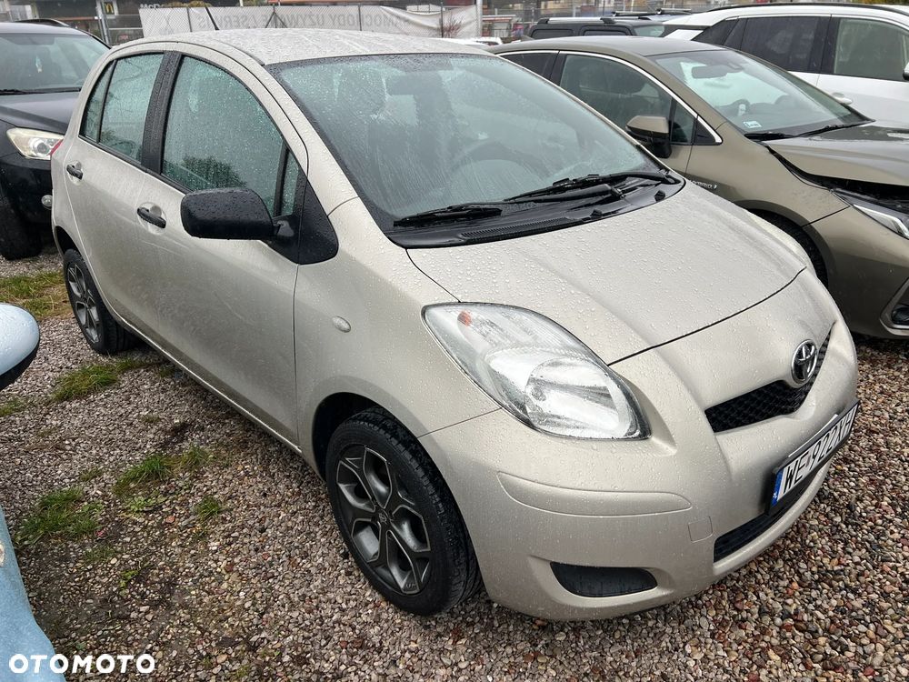Toyota Yaris 1.0 Luna A/C - 2