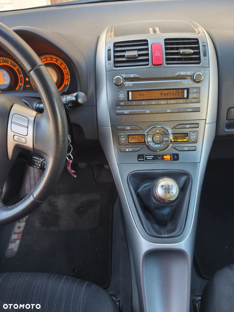 Toyota Auris 1.6 Sol - 8