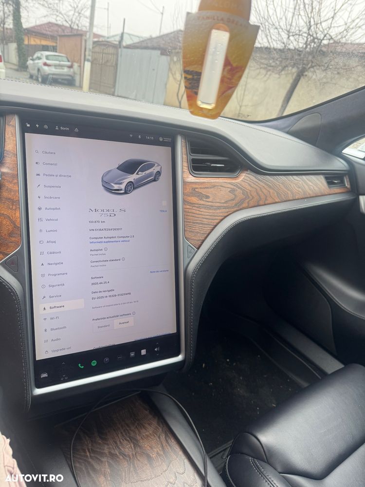 Tesla Model S - 11