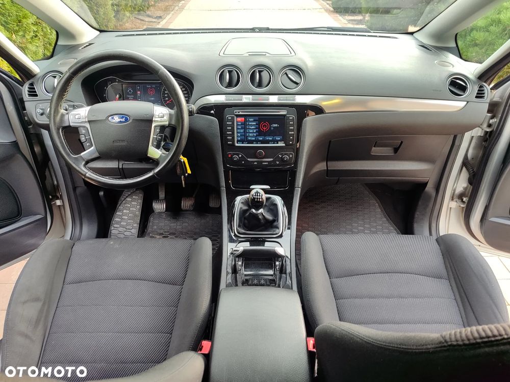 Ford S-Max - 32