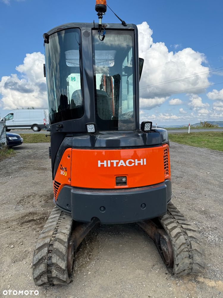 Hitachi Zx30 - 3