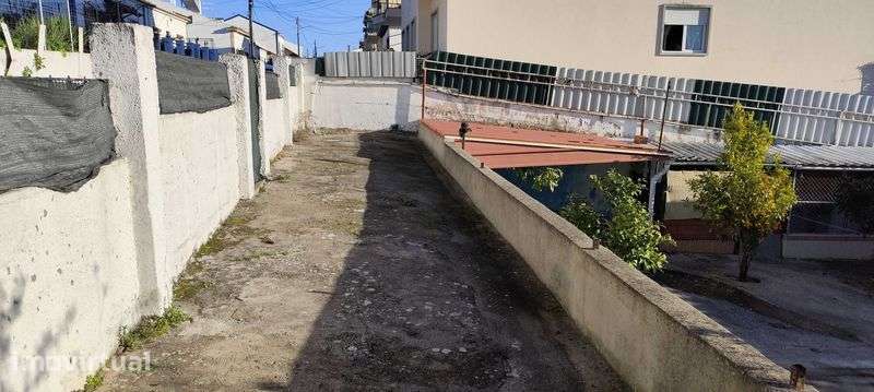 Terreno com armazém - Grande imagem: 3/7