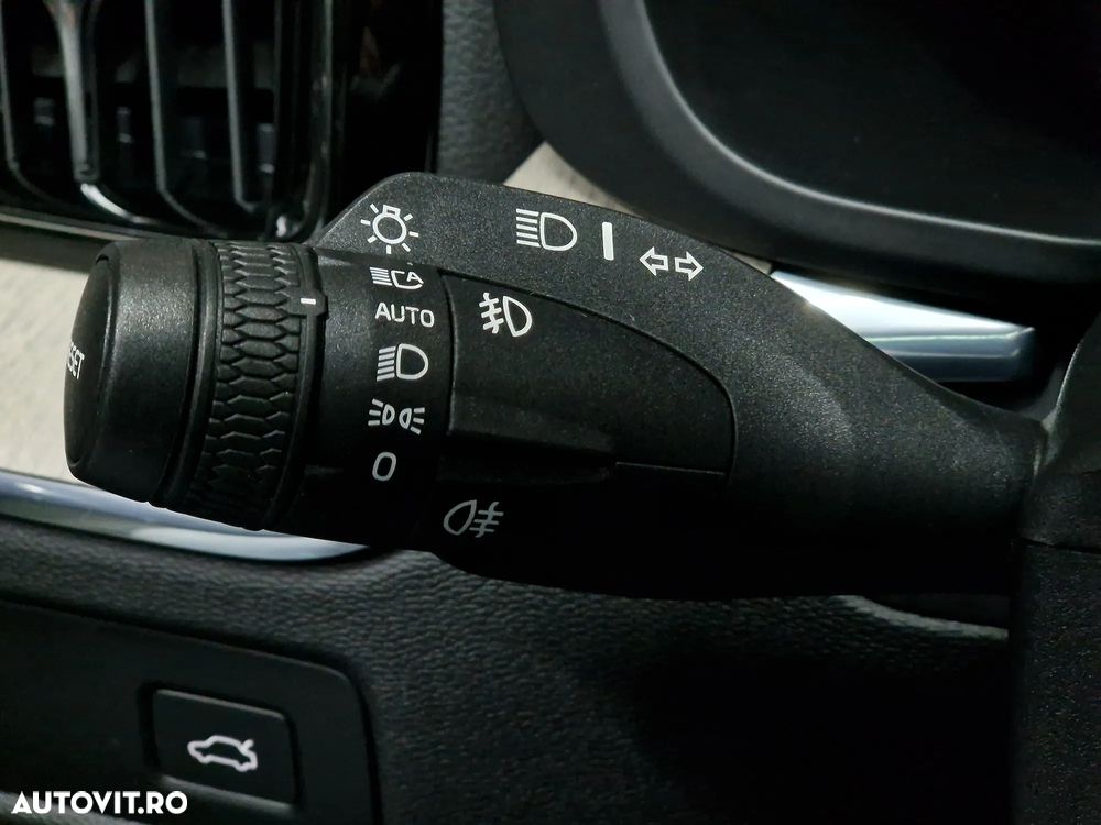 Volvo XC 60 B4 MHEV AWD Inscription - 15