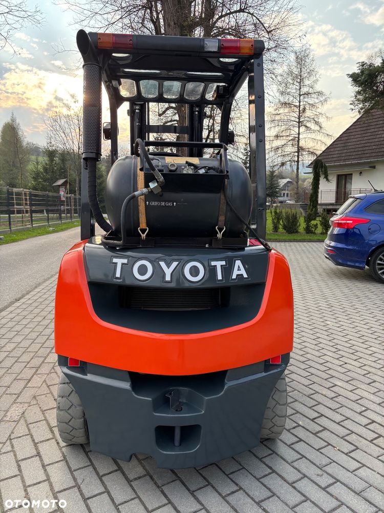 Toyota 8FGF25 GWARANCJA LPG+BENZYNA triplex DOSTAWA 42 400 NETTO - 6