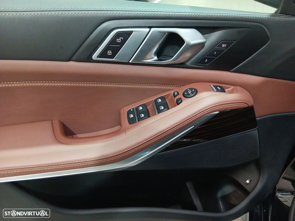 BMW X5 50 e xDrive Edição Desportiva M - 14