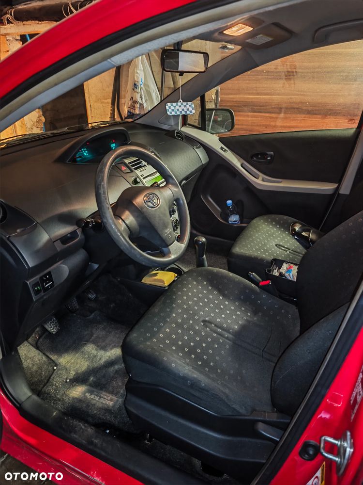 Toyota Yaris - 4