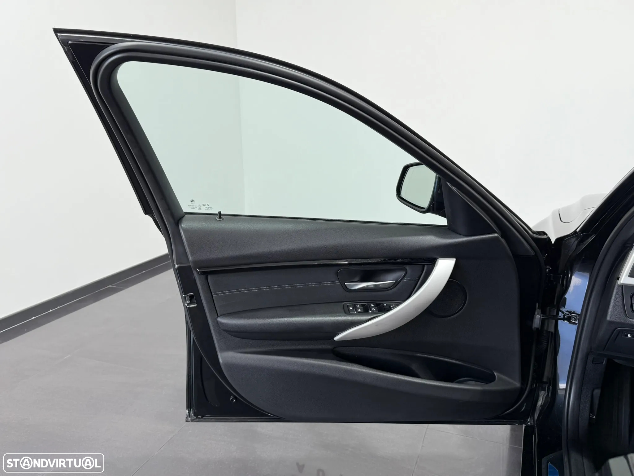BMW 330 e iPerformance Line Sport - 17