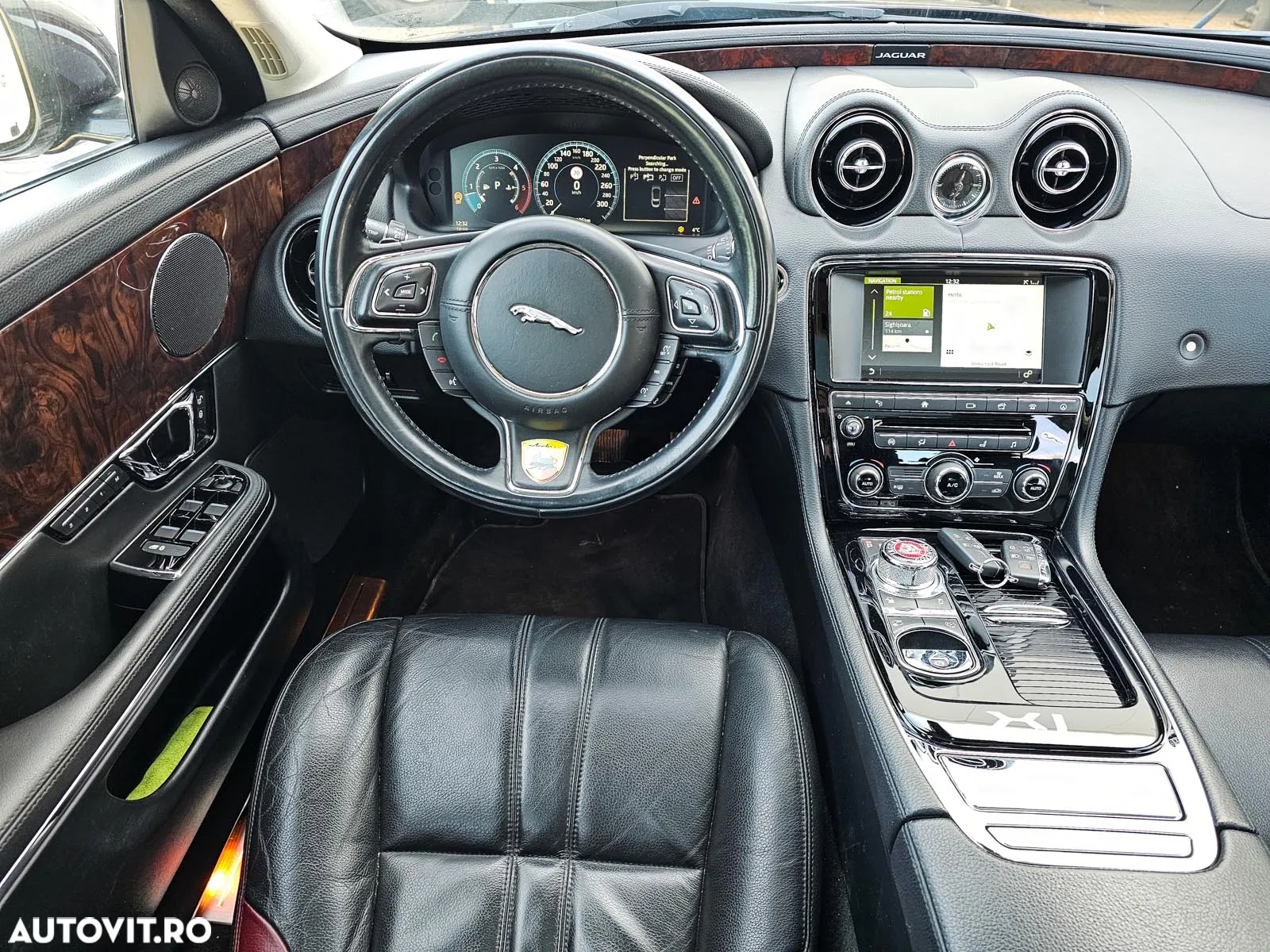 Jaguar XJ 3.0 V6 Diesel Premium Luxury - 24