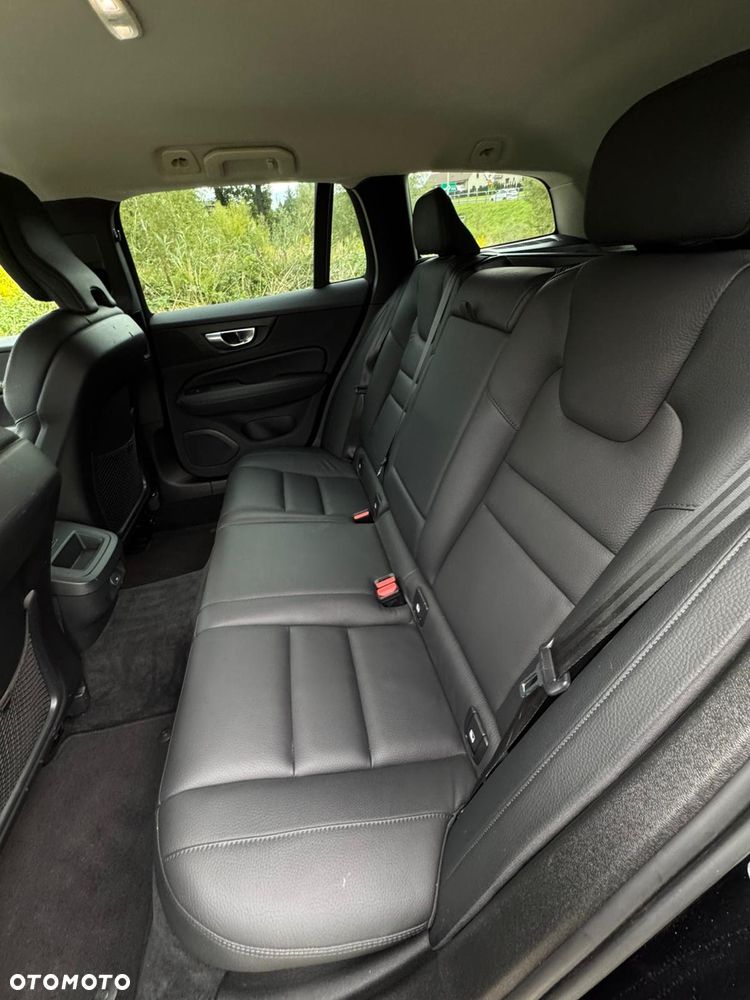Volvo V60 Cross Country Plus B4 D AWD - 23