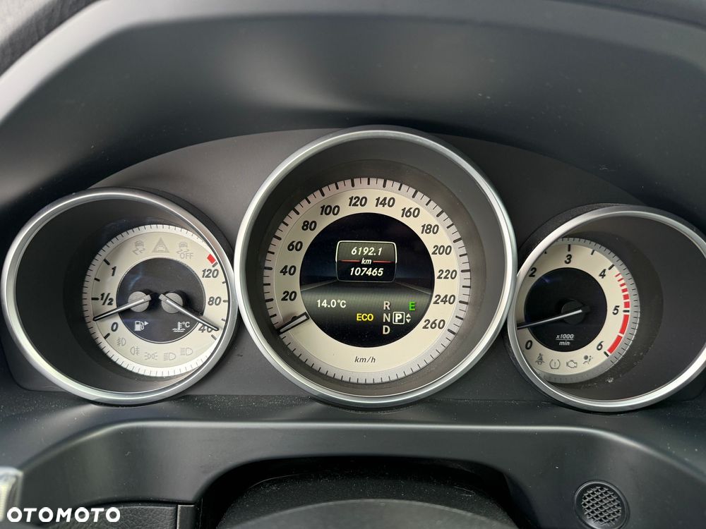 Mercedes-Benz Klasa E 300 BlueTEC 7G-TRONIC - 27