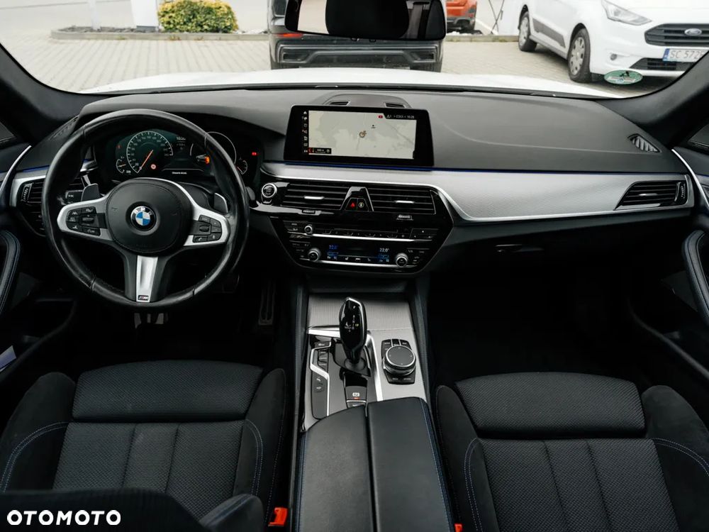 BMW Seria 5 530i xDrive Touring - 6