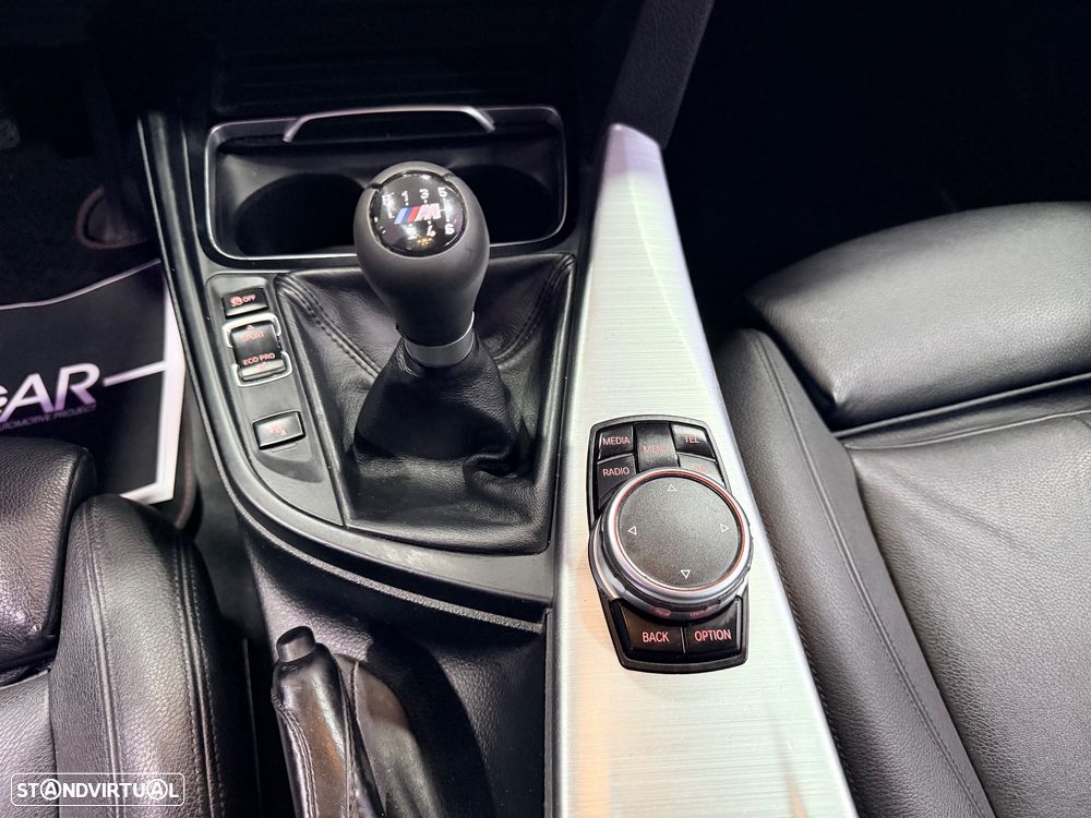 BMW 320 d Pack M - 15