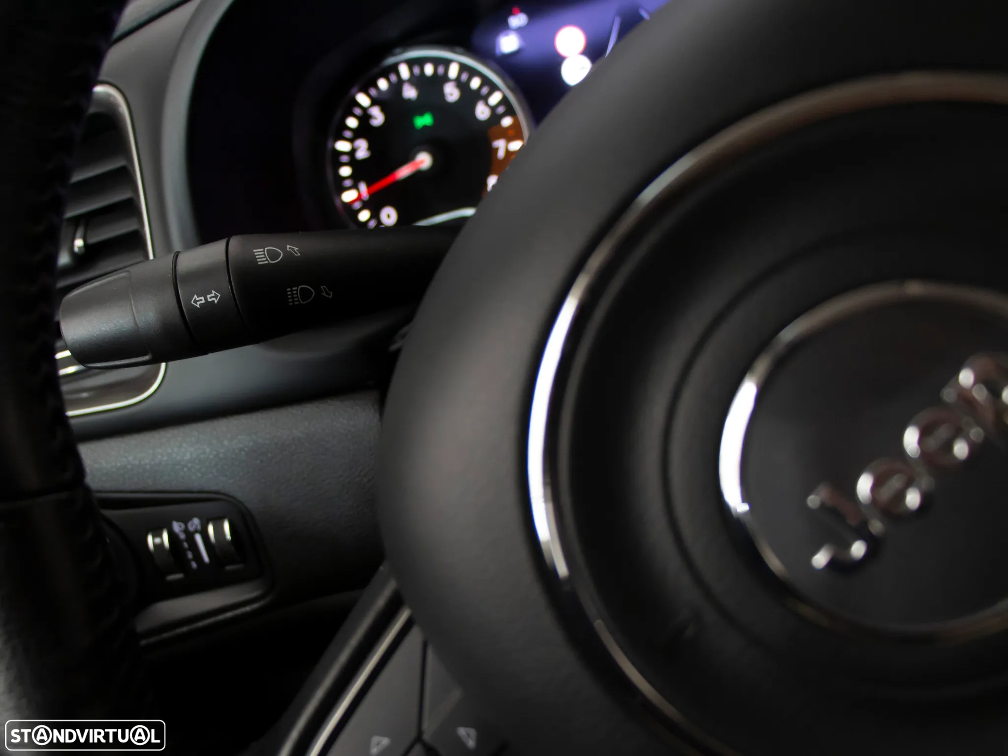 Jeep Renegade 1.0 T Limited - 22