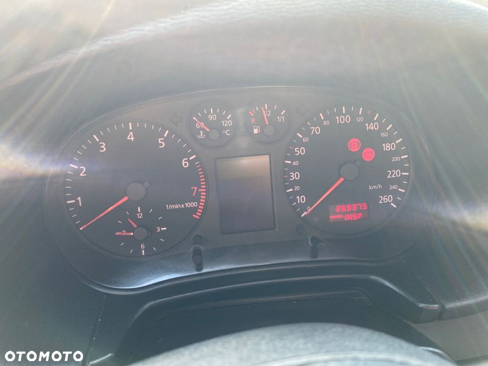 Audi A3 3-drzwiowe 1.6 Ambiente - 14