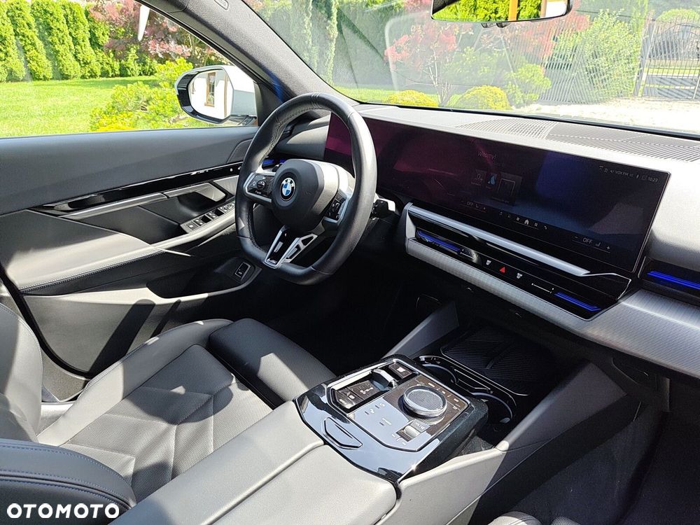 BMW Seria 5 520d xDrive mHEV M Sport - 24
