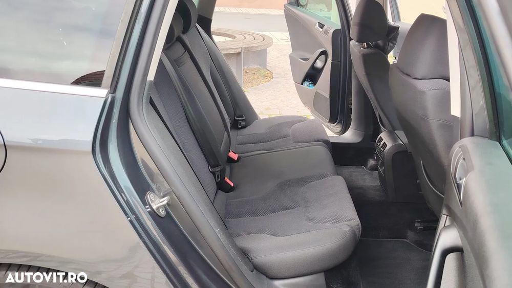 Volkswagen Passat 2.0 TDI Comfortline - 16