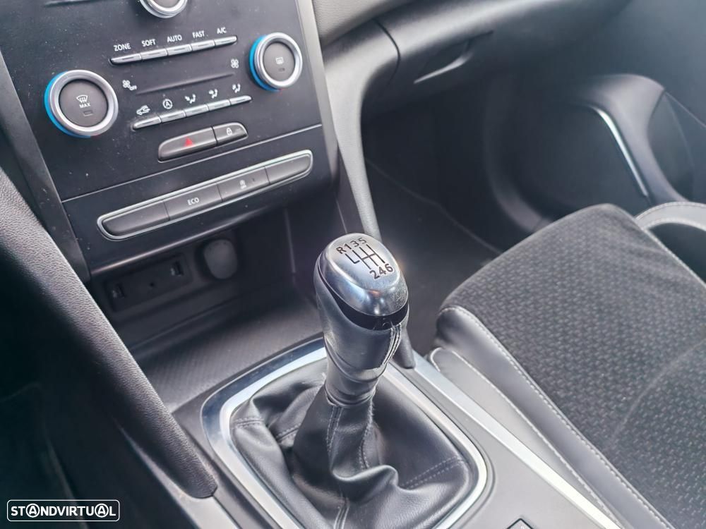 Renault Mégane Sport Tourer 1.5 dCi Intens - 19