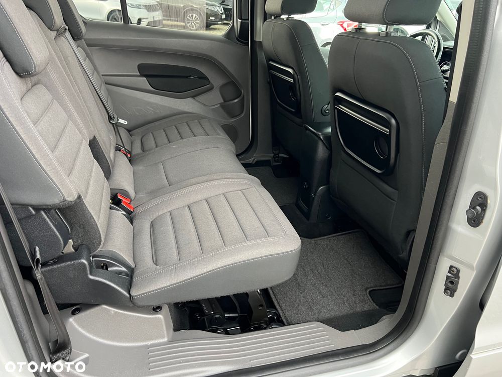 Ford Tourneo Connect Grand - 32