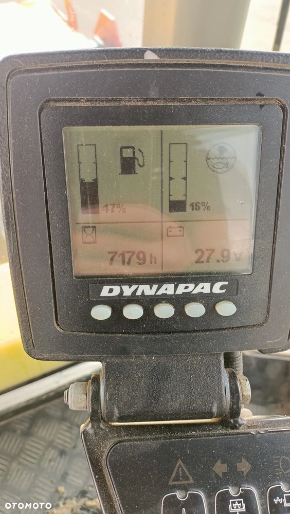 Dynapac CC234HF + rozsypywacz grysów HYDROG RG-2000 - 9