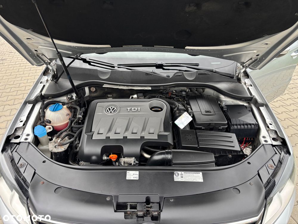 Volkswagen Passat 2.0 TDI BlueMotion Technology Highline - 13