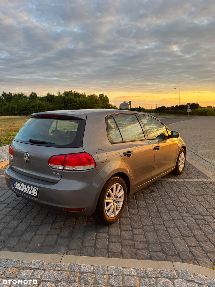Volkswagen Golf 1.6 TDI BlueMot Comfortline - 11