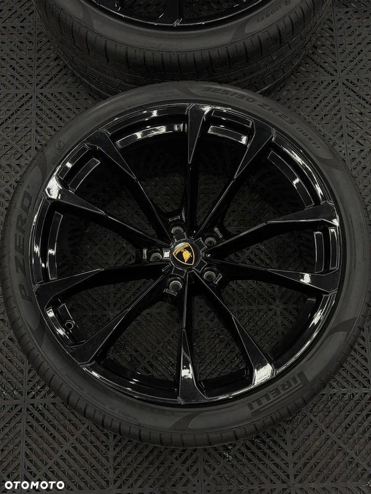 Oryginalne felgi Lamborghini Urus 23" + opony Pirelli P Zero – komplet - 1