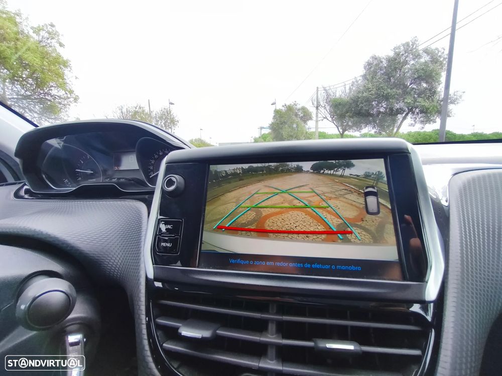 Peugeot 208 1.2 PureTech Style - 4