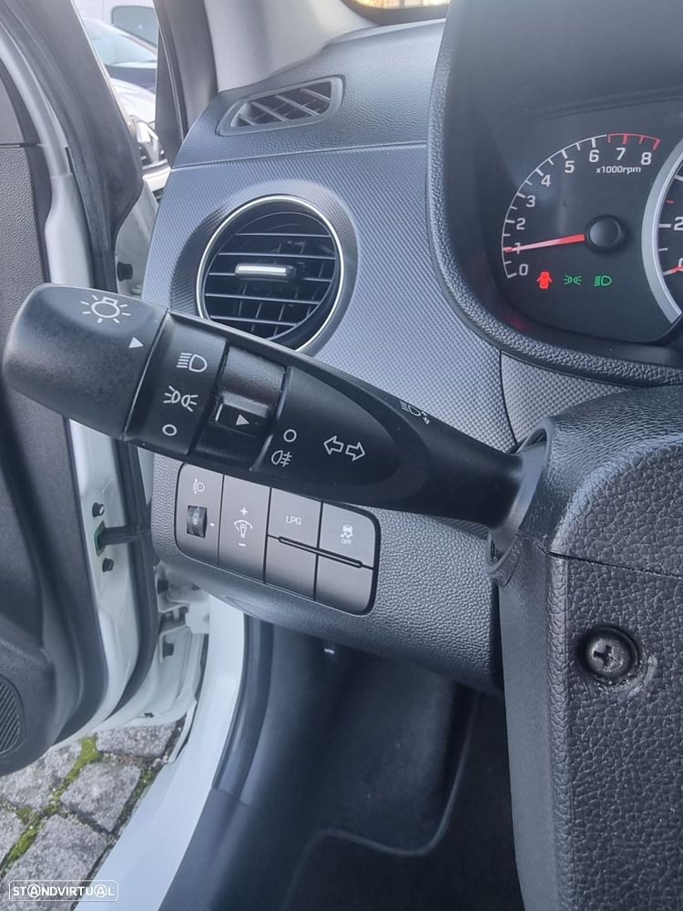 Hyundai i10 1.0 Comfort GPL - 17