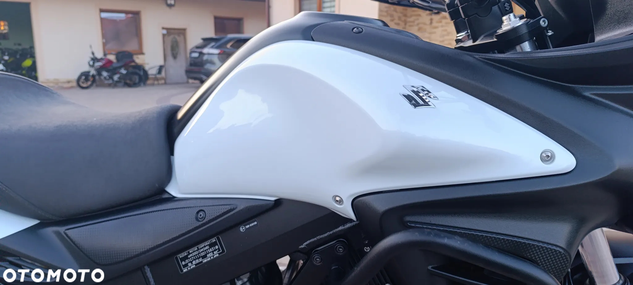 Suzuki V-STROM - 25
