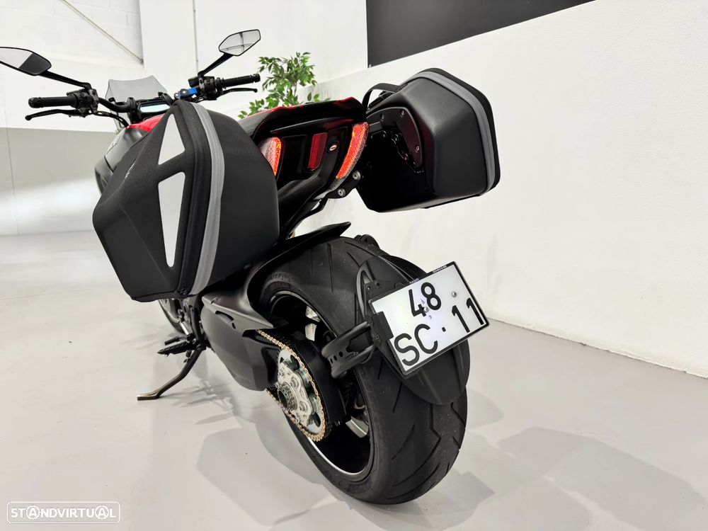 Ducati Diavel Carbon - 17
