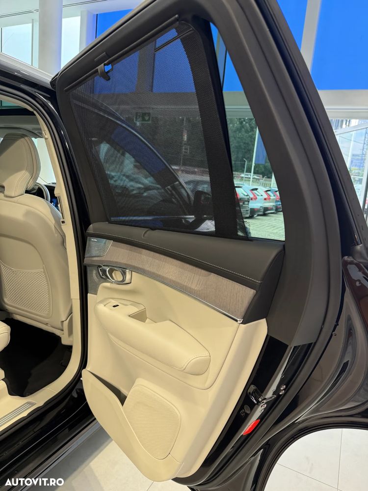 Volvo XC 90 T8 AWD PHEV Ultra Bright - 32