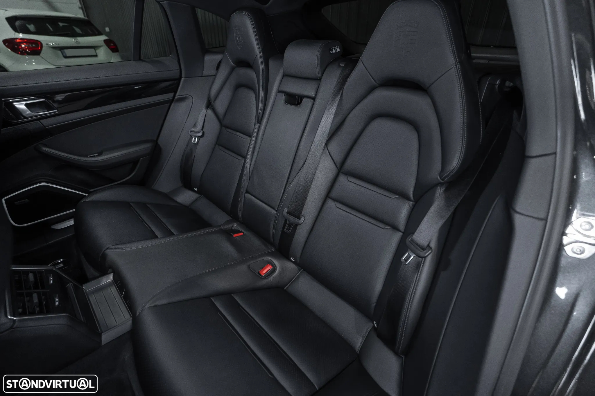 Porsche Panamera Sport Turismo 4 E-Hybrid Platinum Edition - 29