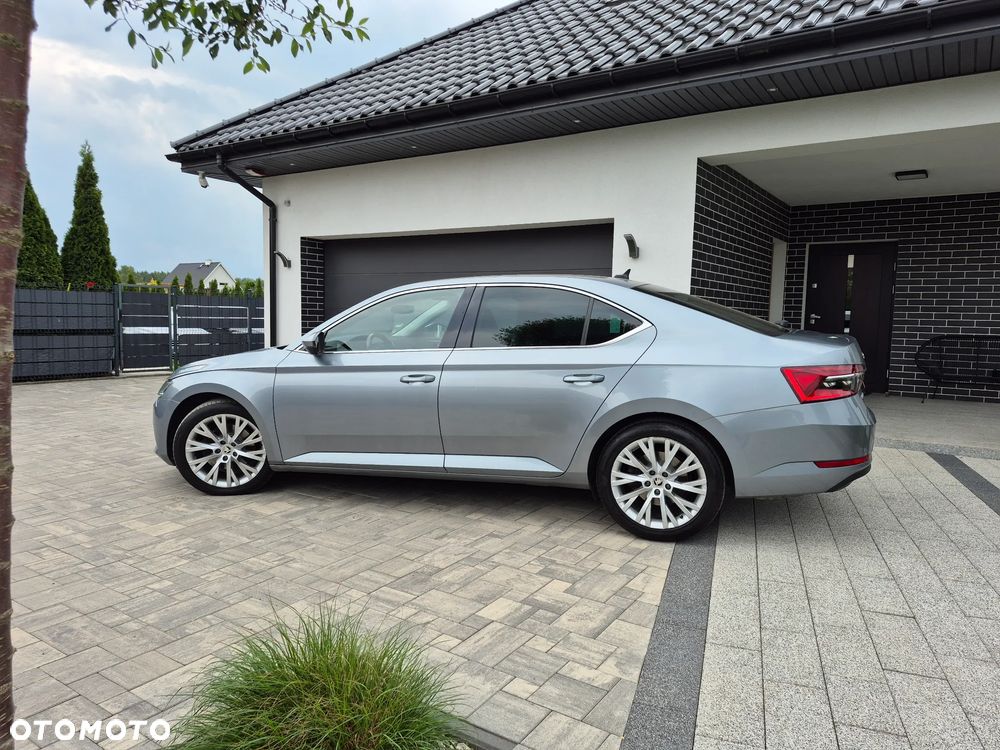 Skoda Superb 2.0 TDI SCR Style DSG - 38