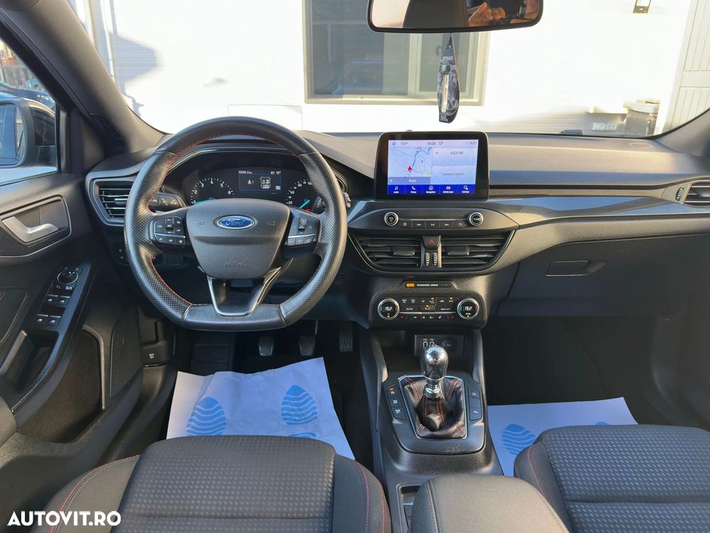 Ford Focus Turnier 1.0 EcoBoost Start-Stopp-System ST-LINE - 12