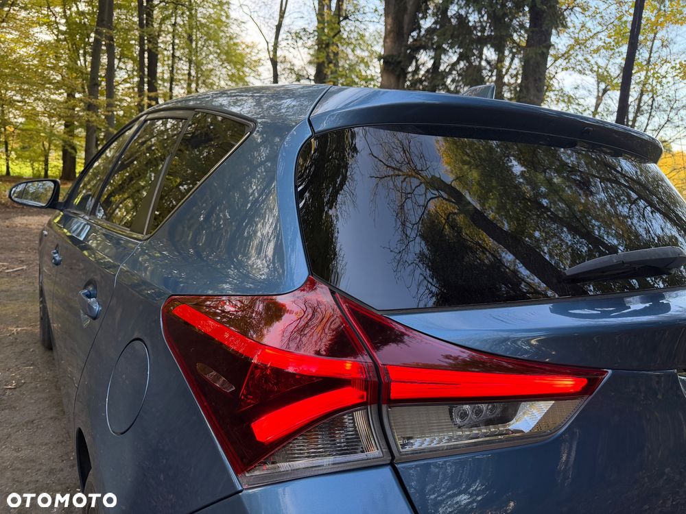 Toyota Auris 1.8 HSD Luna - 17