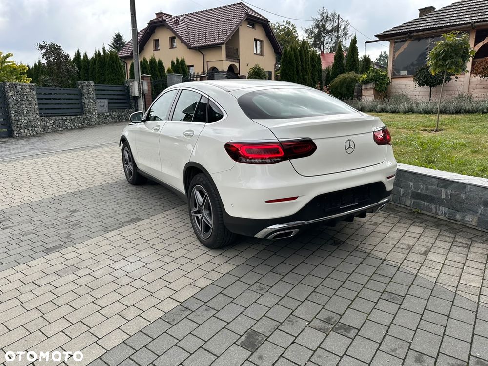 Mercedes-Benz GLC 300 4Matic 9G-TRONIC AMG Line Plus - 3